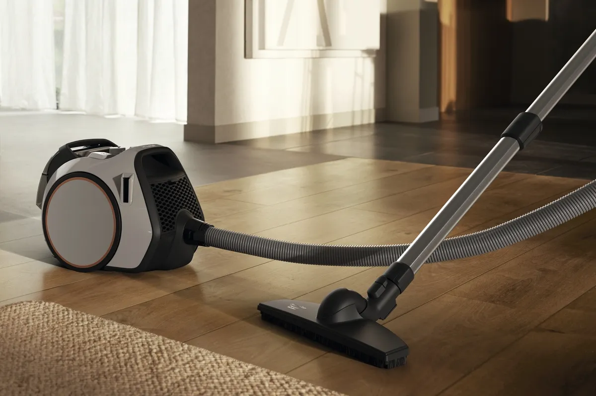 obrázek produktu::Boost CX1 125 Gala Edition Miele Bezsáčkový podlahový vysavač Kašmírově šedá
