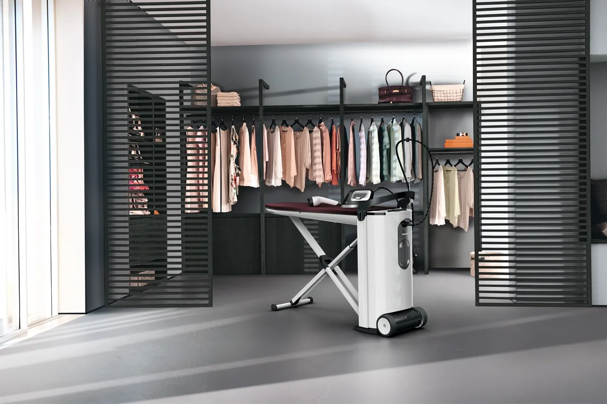 obrázek produktu::B 4847 FashionMaster Miele Parní žehlící systém Ostružinová