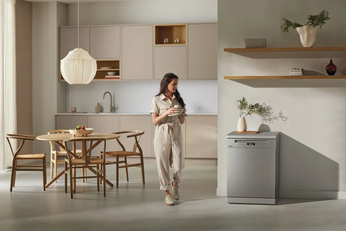 obrázek produktu::G 7130 SC Front AutoDos čelní stěna Miele Volně stojící myčka nádobí CleanSteel