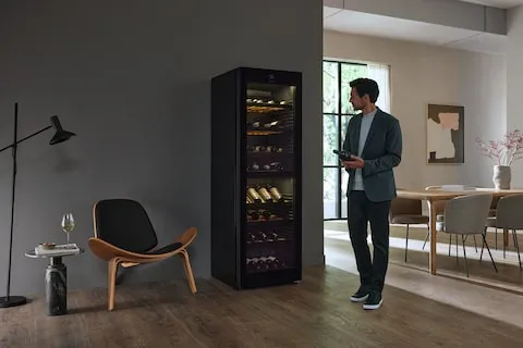 obrázek produktu::KWTS 4785 F 125 Gala Ed Miele Volně stojící vinotéka Obsidian černý (sklo)