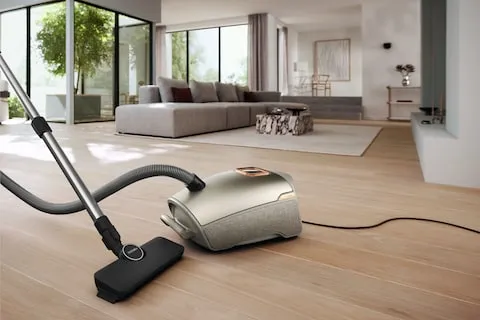 obrázek produktu::Guard L1 Comfort Miele Podlahový vysavač Titanová PF