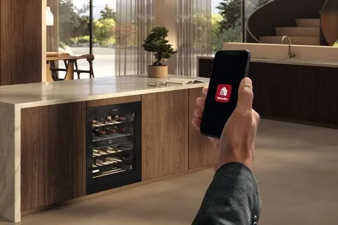 obrázek produktu::KWTUS 7096 E Miele Podstavná vinotéka Obsidian černý (sklo)