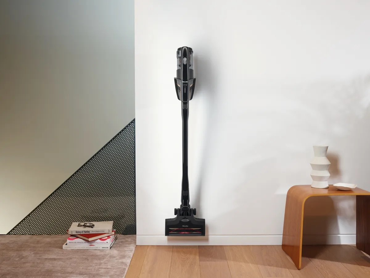 obrázek produktu::Triflex HX2 Cat & Dog Miele Akumulátorový vysavač Obsidian černá