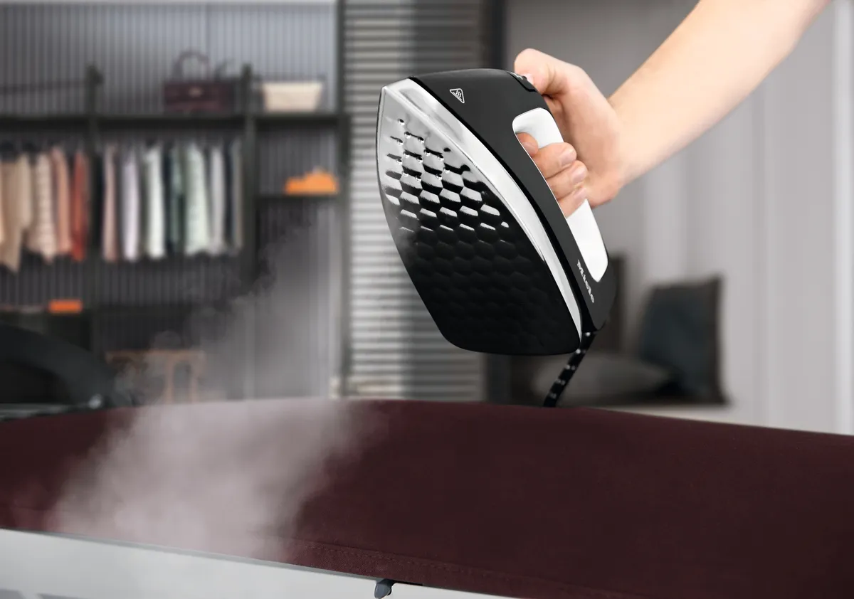 obrázek produktu::B 4847 FashionMaster Miele Parní žehlící systém Ostružinová