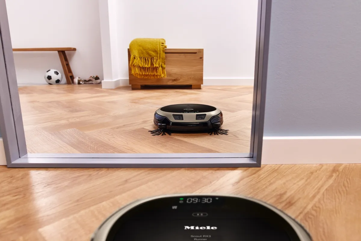 obrázek produktu::Robotický vysavač Scout RX3 Runner Bronzová/PearlFinish
