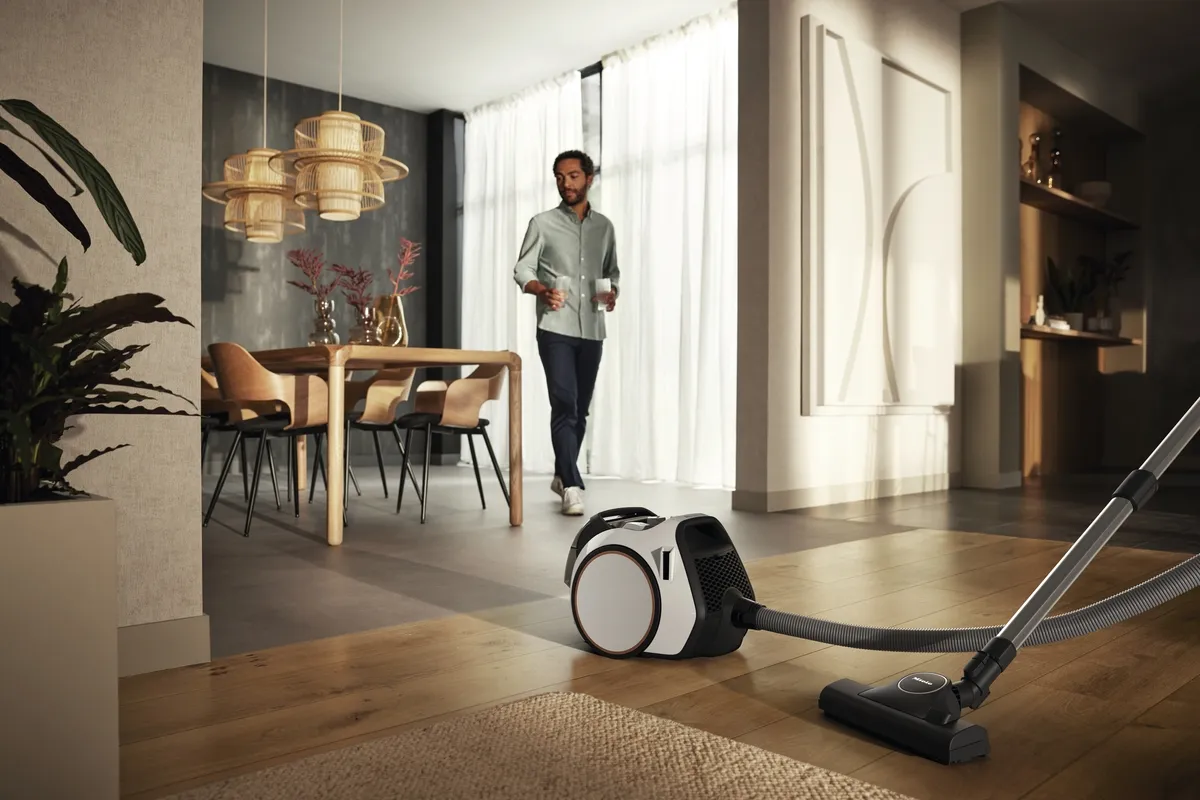 obrázek produktu::Boost CX1 125 Edition Miele Bezsáčkový podlahový vysavač Lotosově bílá