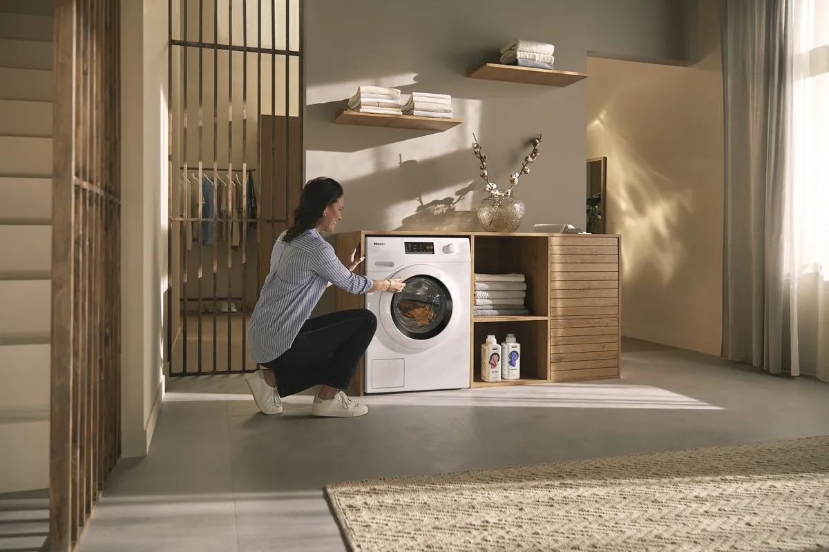 obrázek produktu::WCA030 WCS Active Miele Pračka s předním plněním Lotosově bílá