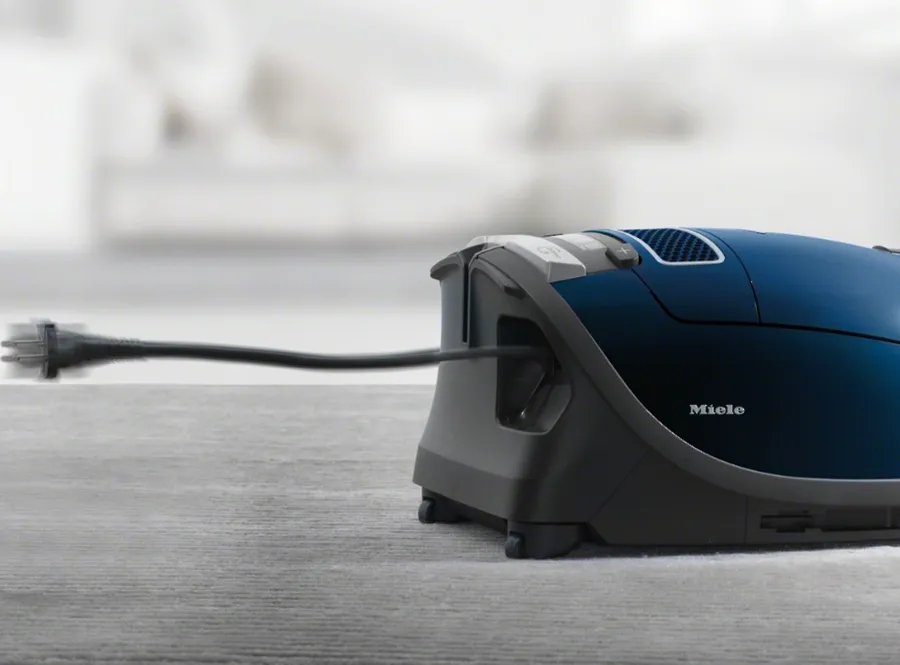 obrázek produktu::SGSF3 Complete C3 Parquet PowerLine Miele Podlahový vysavač Námořnická modř