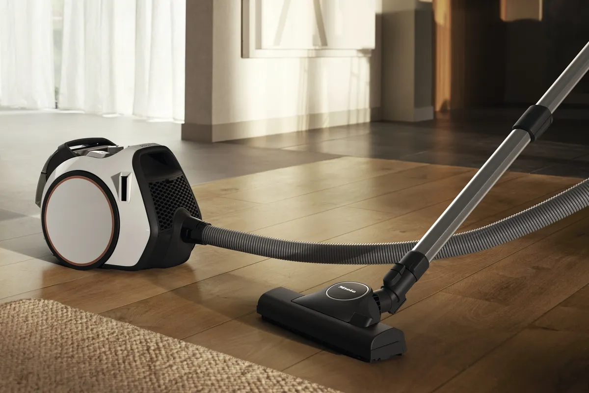 obrázek produktu::Boost CX1 125 Edition Miele Bezsáčkový podlahový vysavač Lotosově bílá