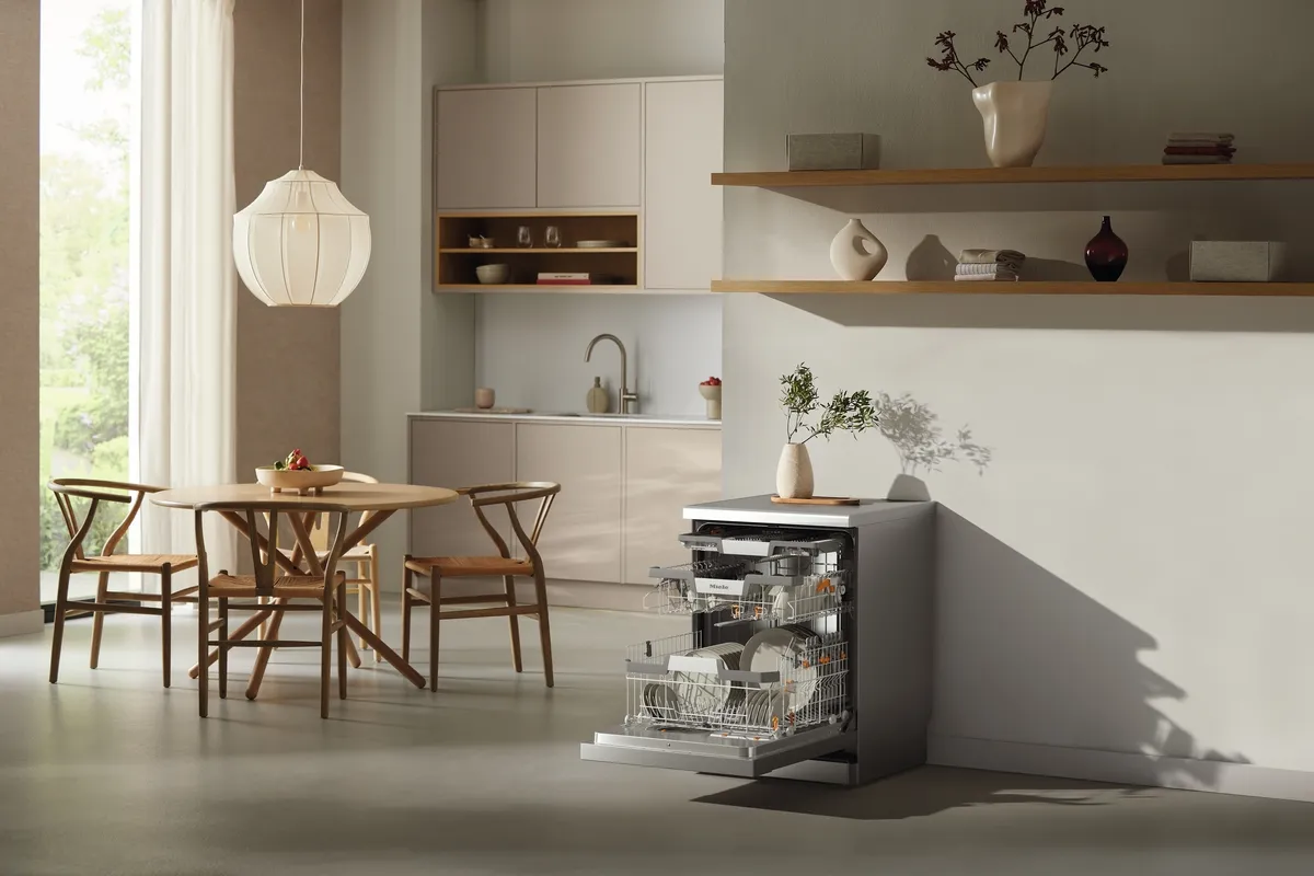 obrázek produktu::G 7130 SC Front AutoDos čelní stěna Miele Volně stojící myčka nádobí CleanSteel