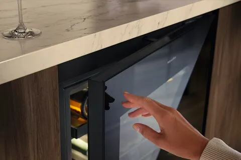 obrázek produktu::KWTUS 7096 E Miele Podstavná vinotéka Obsidian černý (sklo)