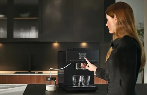 obrázek produktu::CM 7750 CoffeeSelect Miele Volně stojící kávovar Obsidian černá