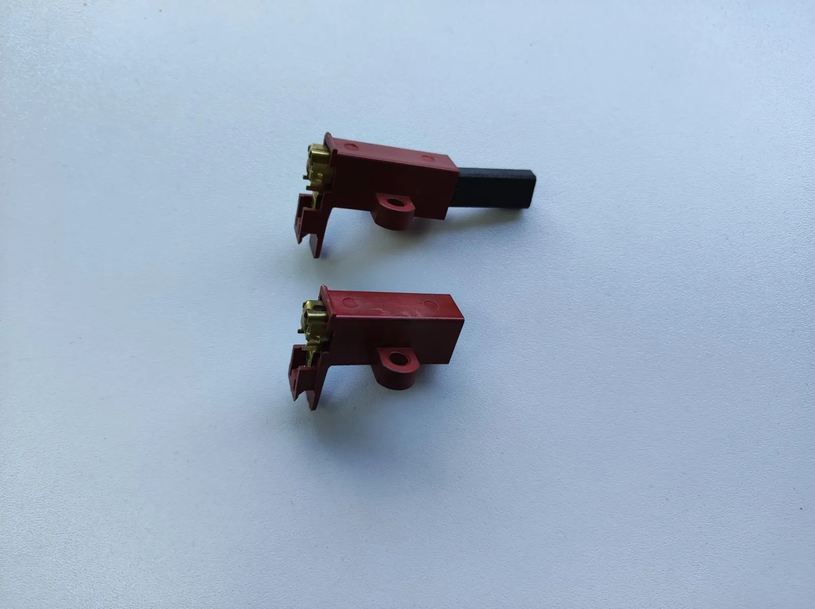 obrázek produktu::Uhlíky motoru vysavače 6,3x11,3x29,5mm AMETEK